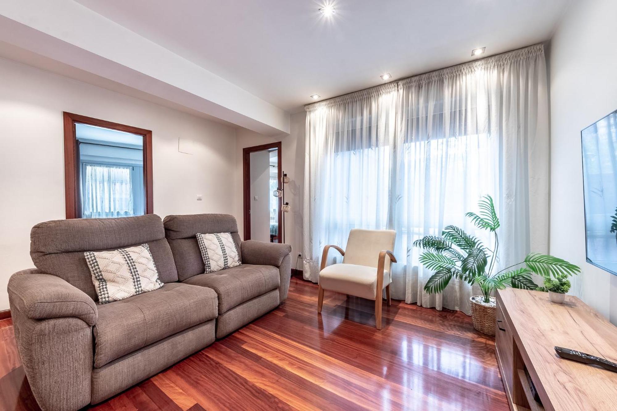 Amplio Y Acogedor Junto A Plaza Zabalburu Appartement Bilbao Buitenkant foto
