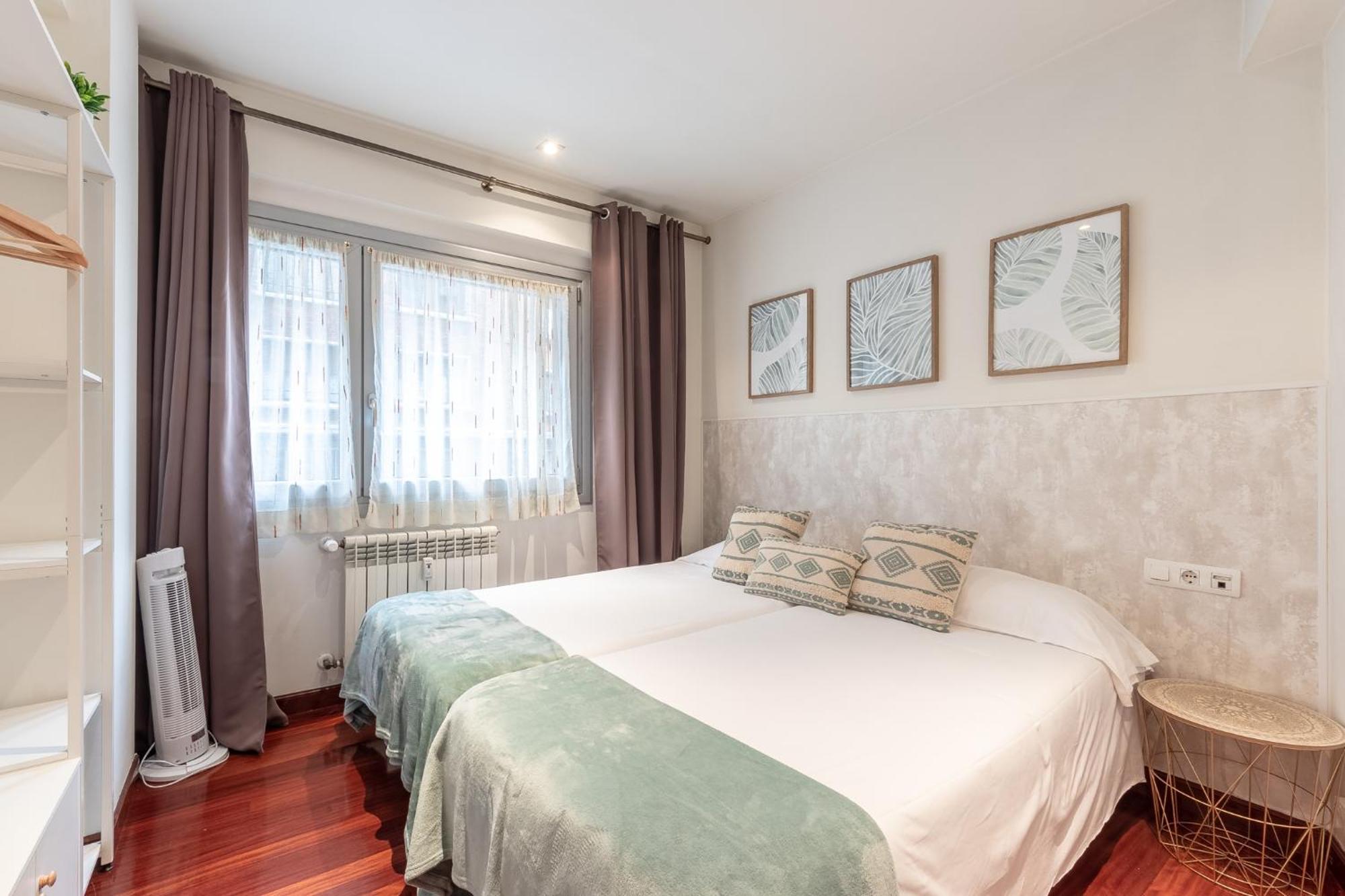 Amplio Y Acogedor Junto A Plaza Zabalburu Appartement Bilbao Buitenkant foto