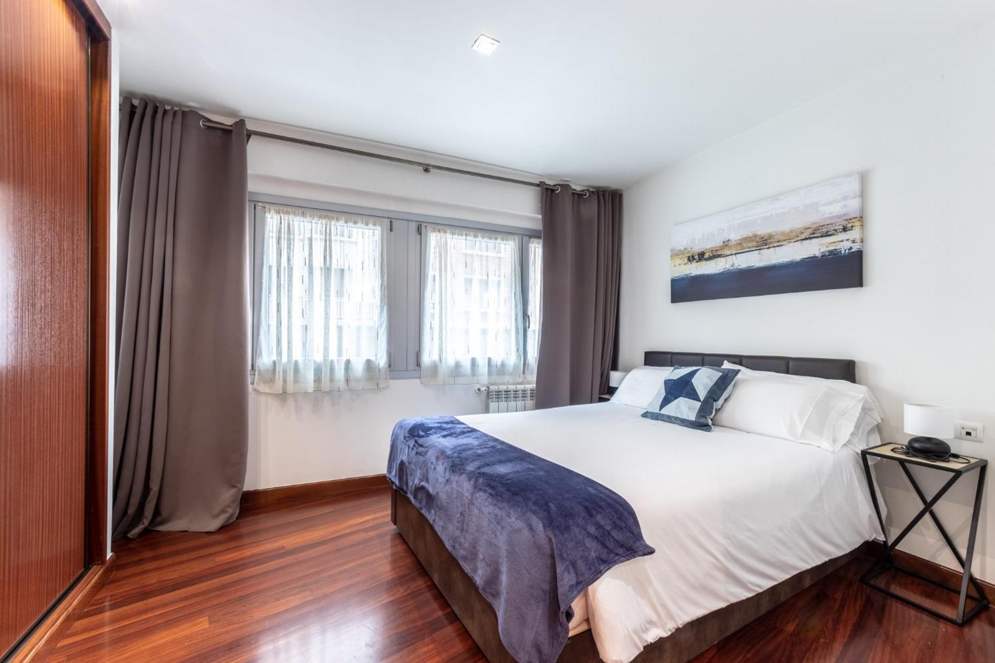 Amplio Y Acogedor Junto A Plaza Zabalburu Appartement Bilbao Buitenkant foto