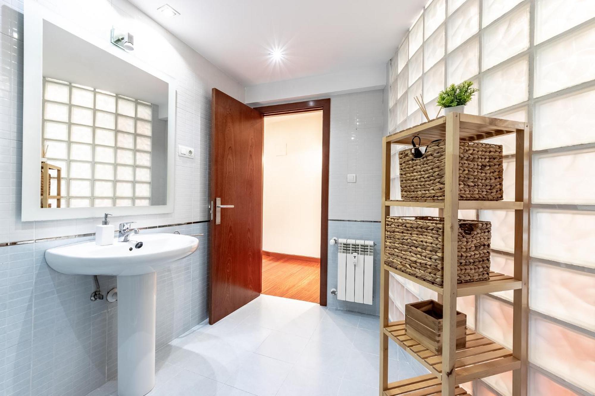 Amplio Y Acogedor Junto A Plaza Zabalburu Appartement Bilbao Buitenkant foto