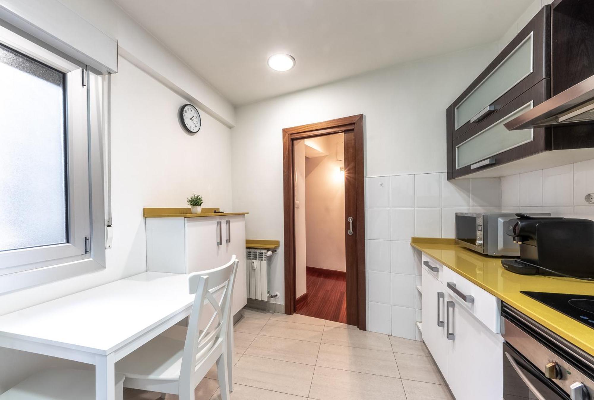 Amplio Y Acogedor Junto A Plaza Zabalburu Appartement Bilbao Buitenkant foto
